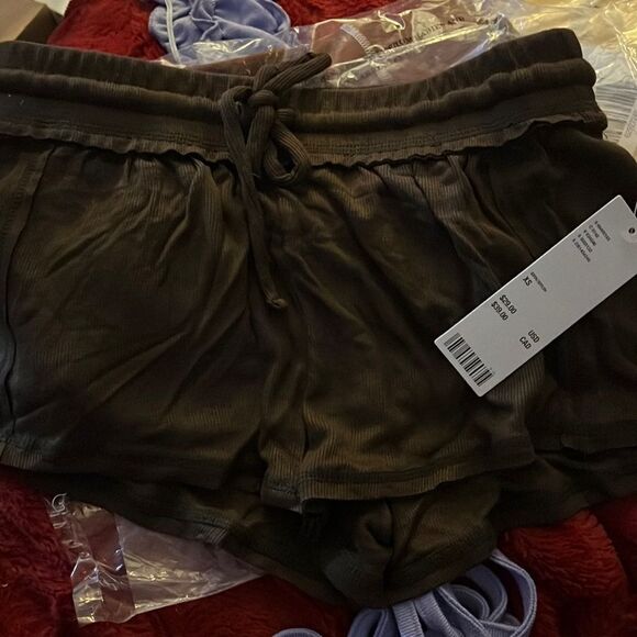 NWT Out From Under Soft Lounge Shorts Sz XS - Picture 3 of 3